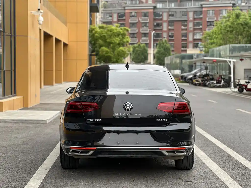 VOLKSWAGEN MAGOTAN 2022