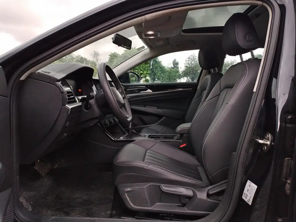VOLKSWAGEN PASSAT 2022