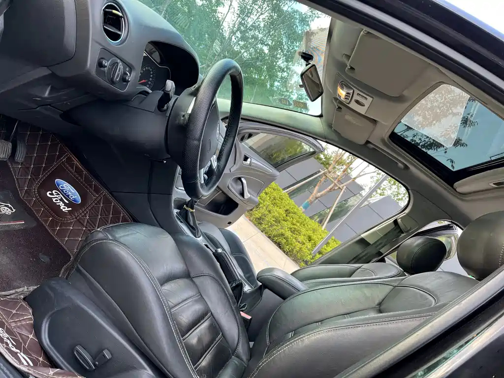 FORD MONDEO - WINNER 2010