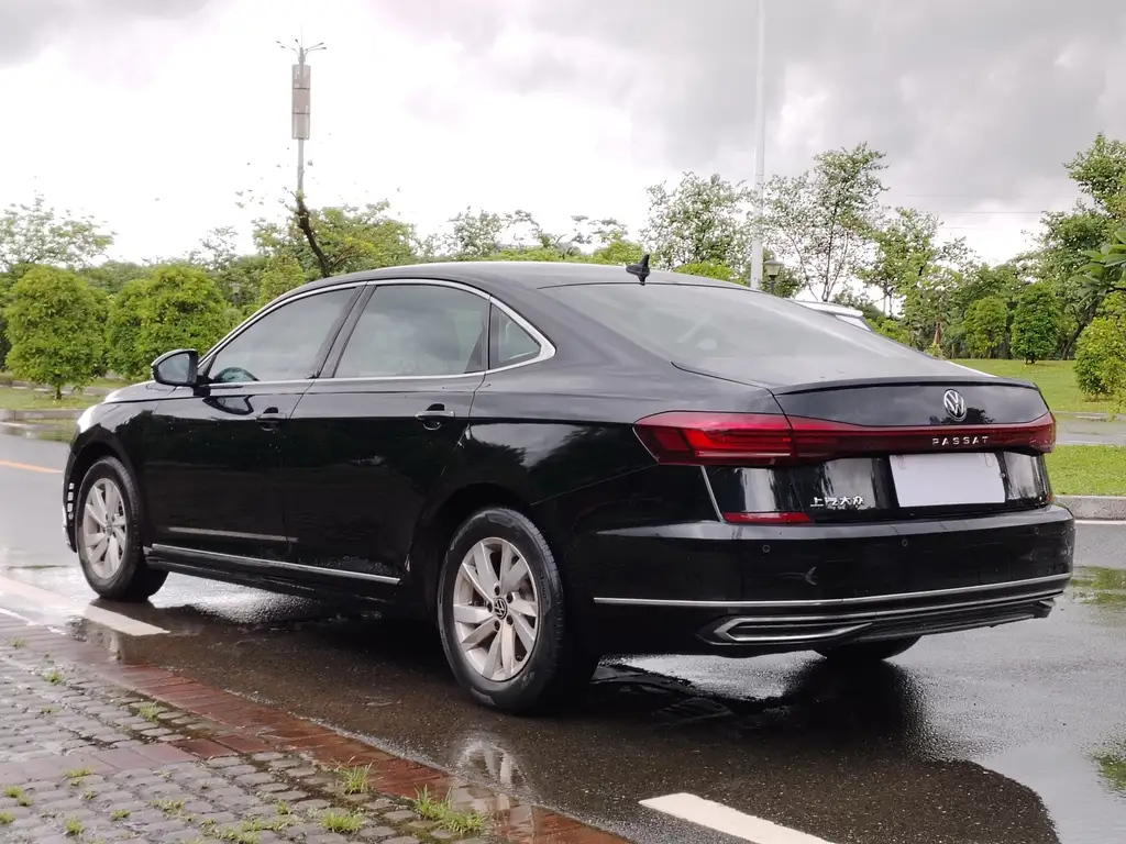 VOLKSWAGEN PASSAT 2022