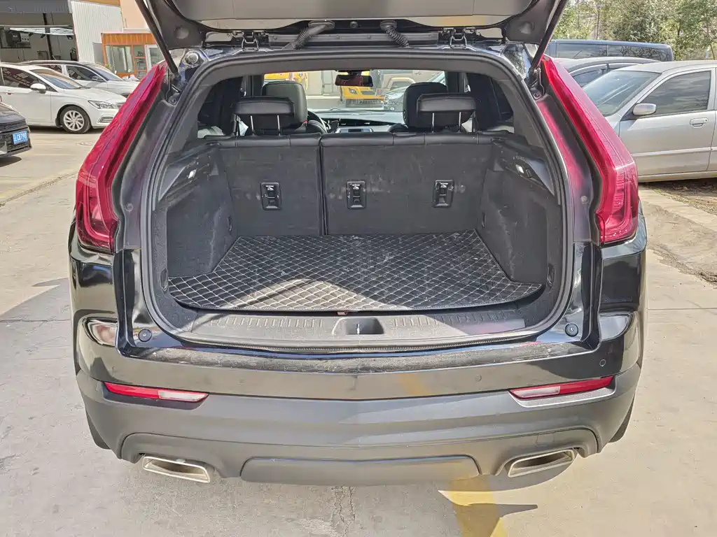 CADILLAC XT4 2021