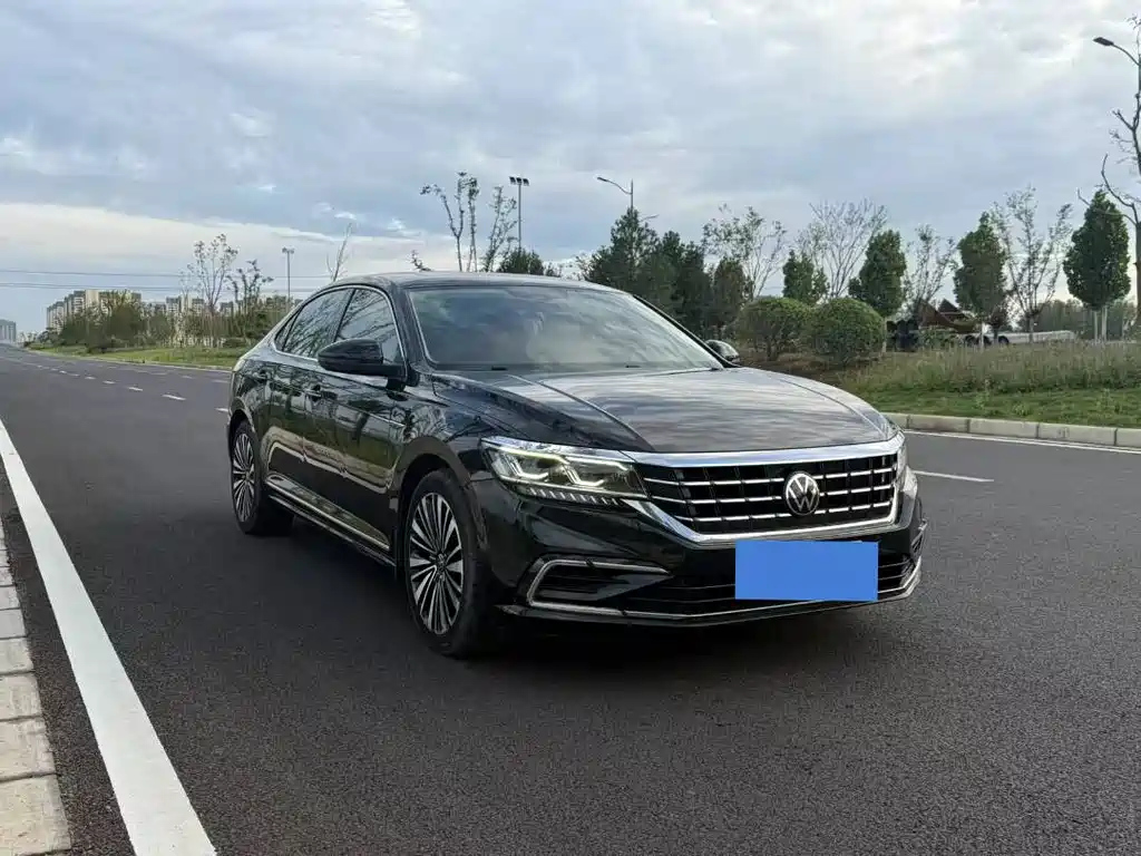VOLKSWAGEN PASSAT 2021