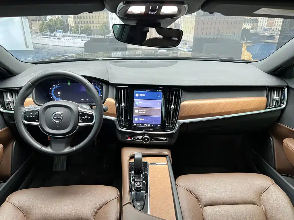 VOLVO S90 2022