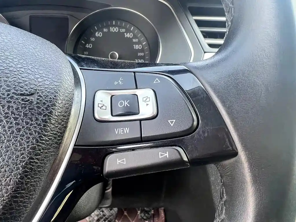 VOLKSWAGEN MAGOTAN 2020