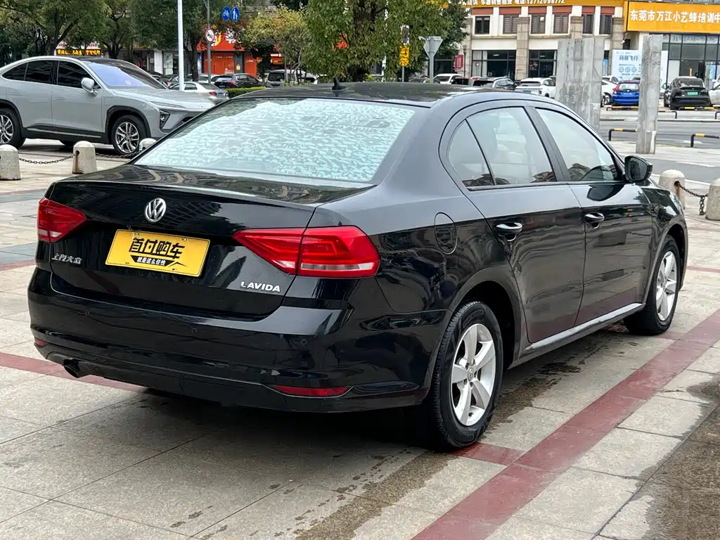 VOLKSWAGEN LAVIDA 2017