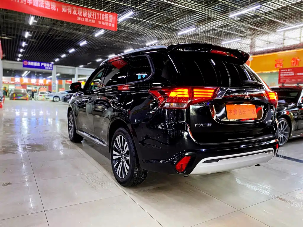 MITSUBISHI OUTLANDER 2022