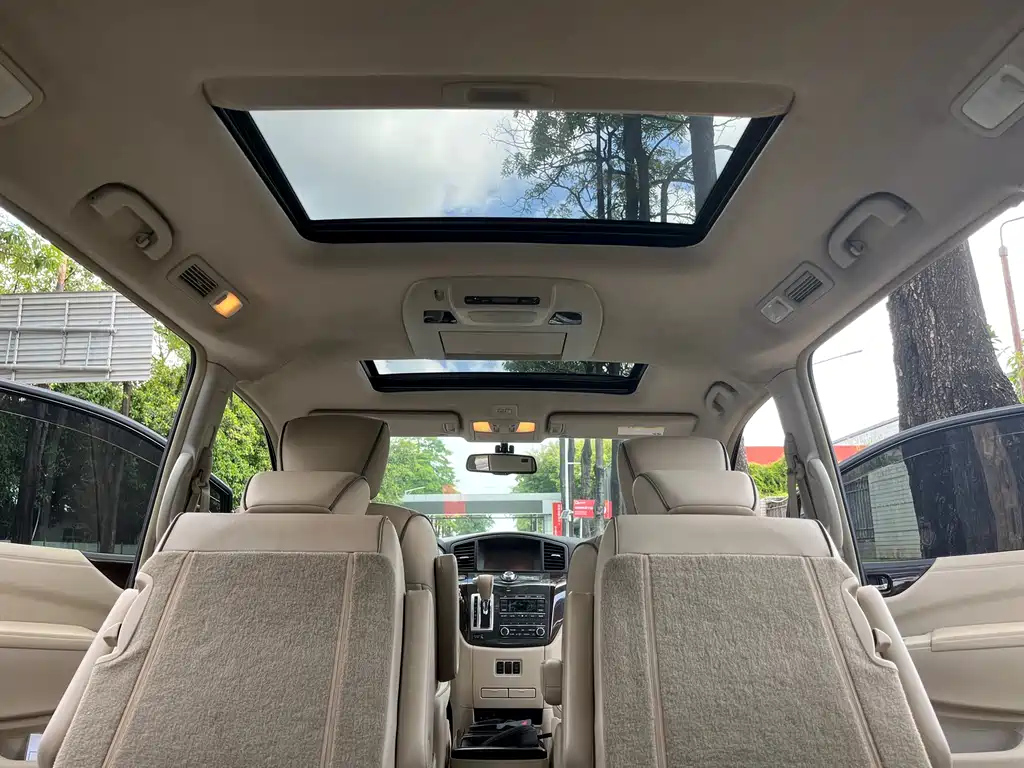 NISSAN QUEST 2015