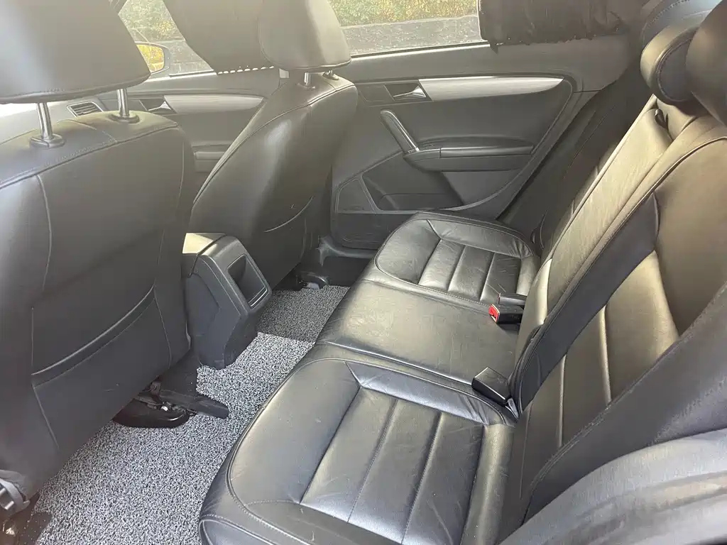 VOLKSWAGEN LAVIDA 2013