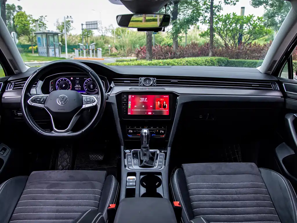 VOLKSWAGEN MAGOTAN 2020