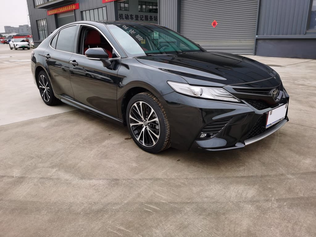 TOYOTA CAMRY 2020