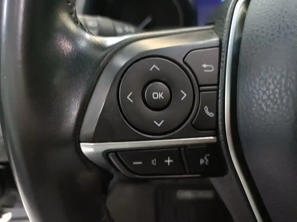 TOYOTA CAMRY 2020