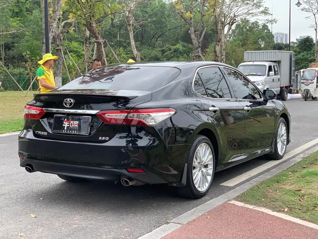 TOYOTA CAMRY 2019