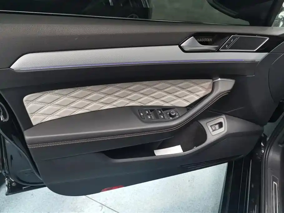 VOLKSWAGEN MAGOTAN 2024