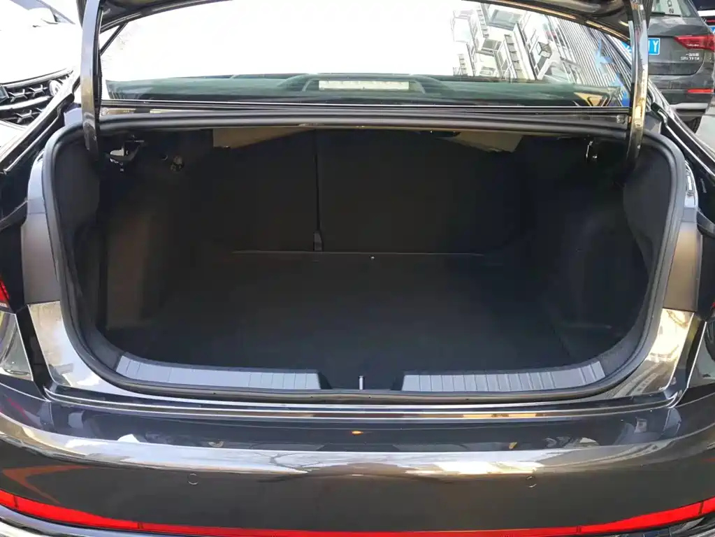 VOLKSWAGEN SAGITAR 2023