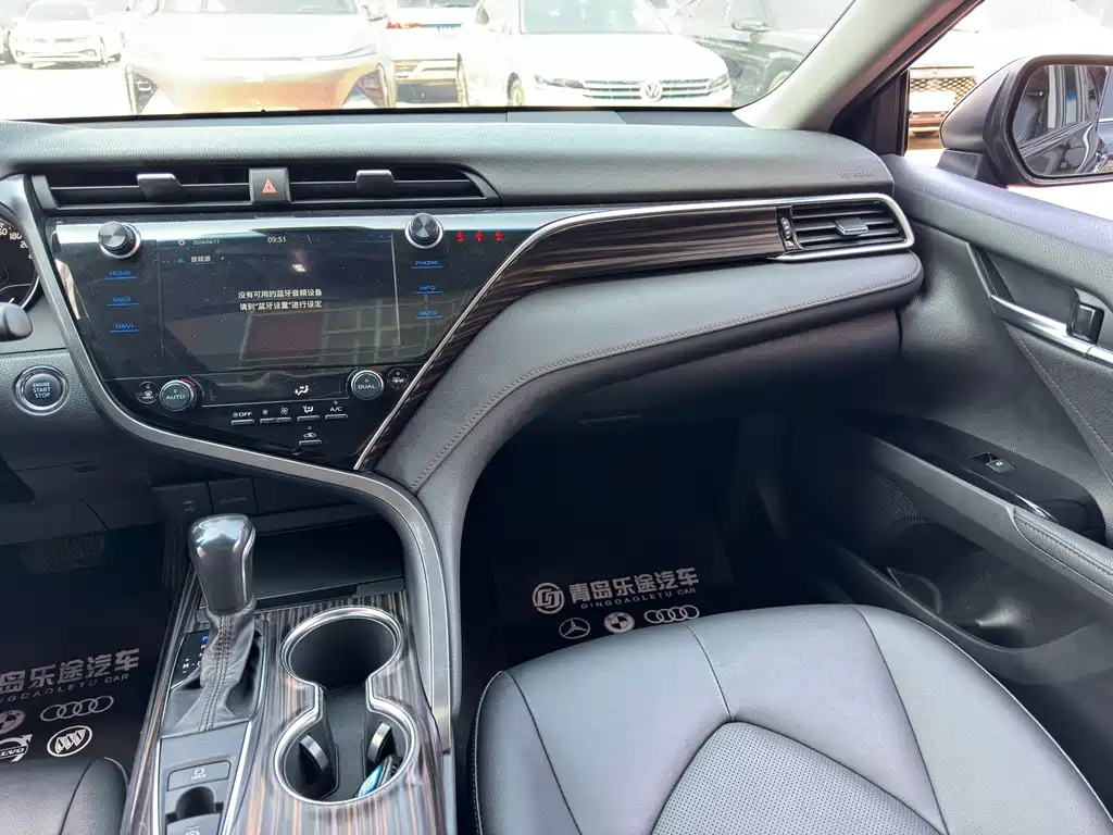 TOYOTA CAMRY 2019