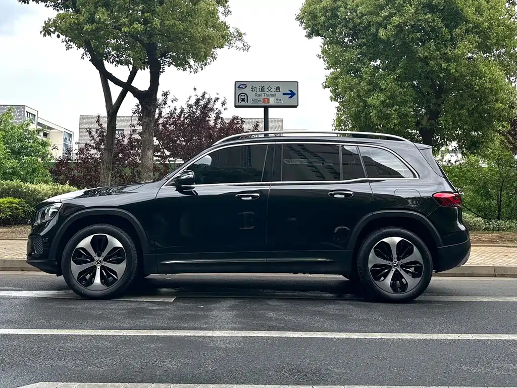 MERCEDES BENZ GLB 2021
