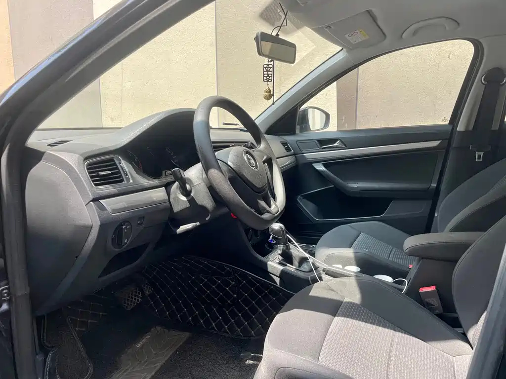 VOLKSWAGEN LAVIDA 2018