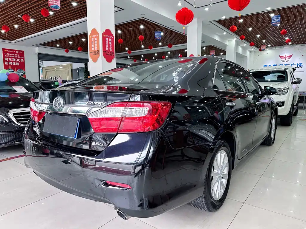 TOYOTA CAMRY 2014