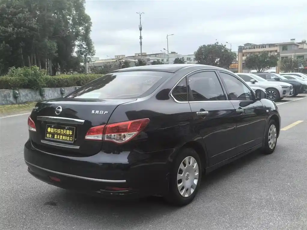 NISSAN SYLPHY 2016