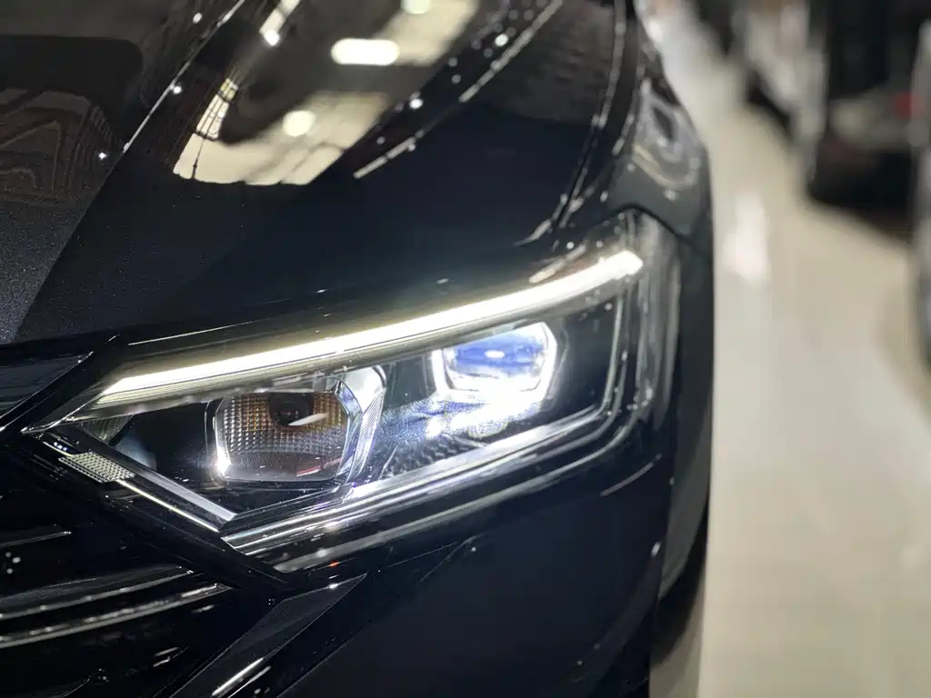 VOLKSWAGEN SAGITAR 2023