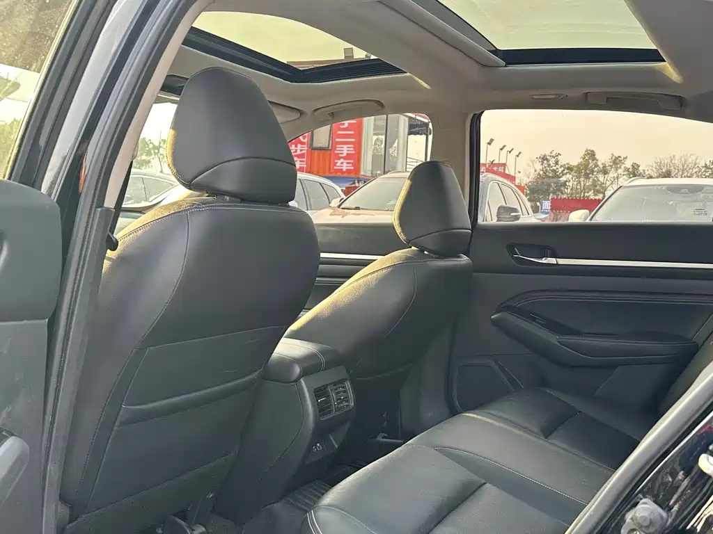 NISSAN TEANA 2021