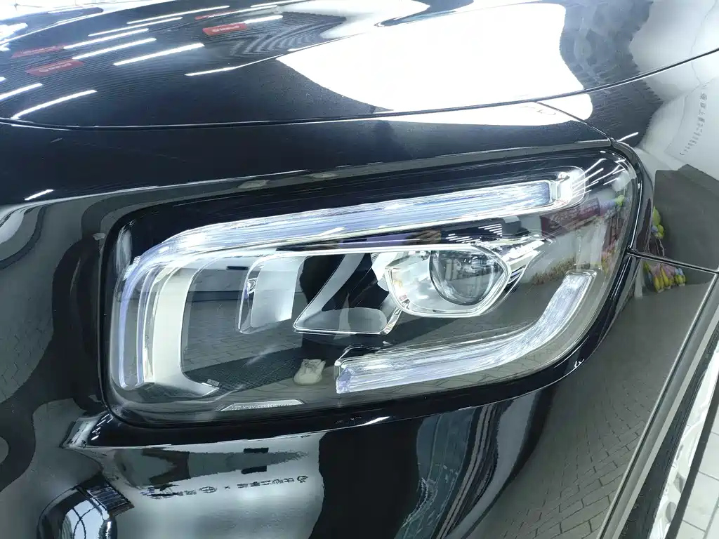 MERCEDES BENZ GLB 2023