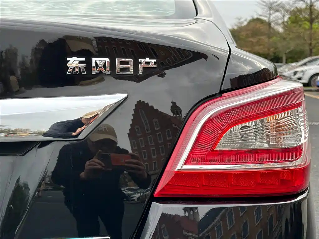 NISSAN TEANA 2015