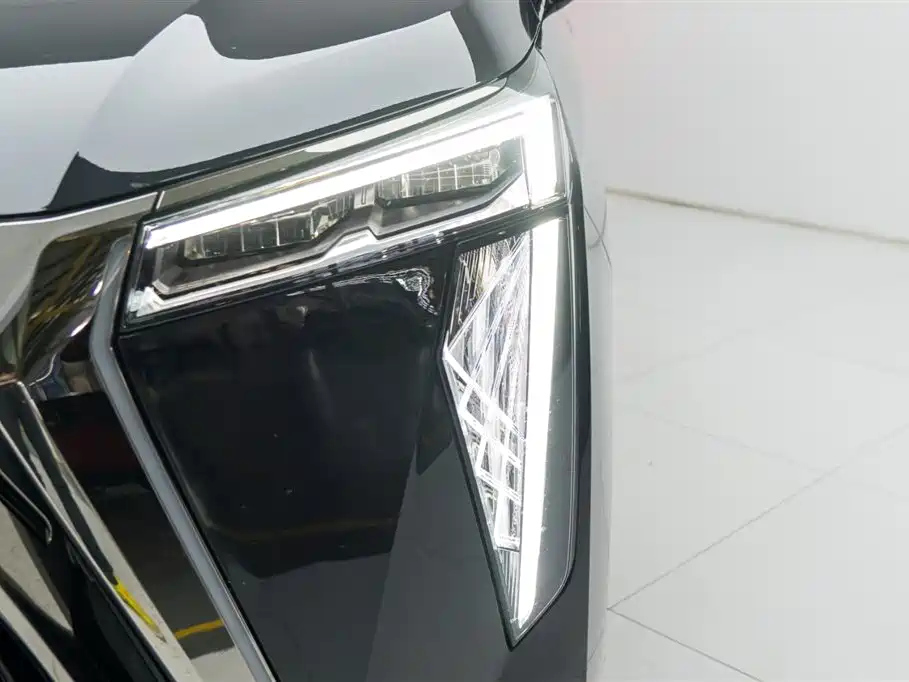 TRUMPCHI M8 2023