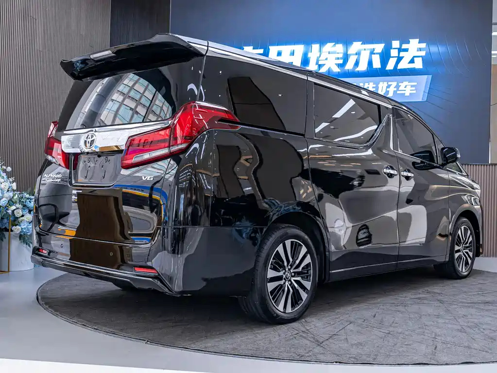 TOYOTA ALPHARD 2018