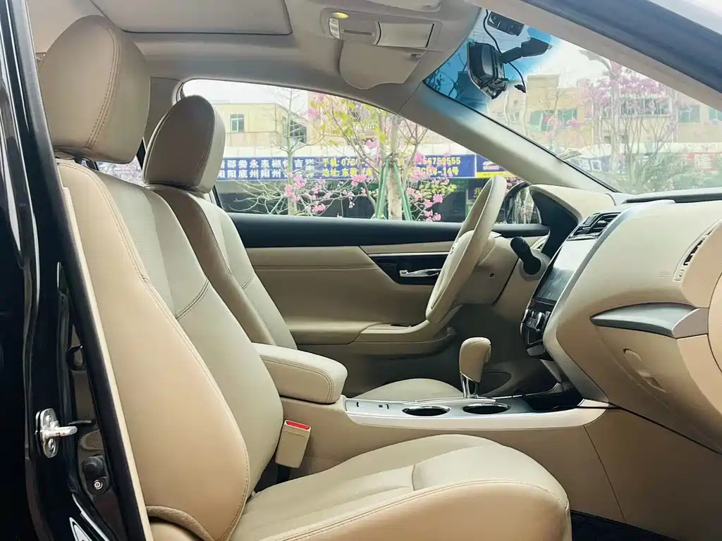 NISSAN TEANA 2019