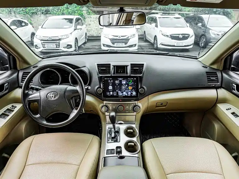TOYOTA HIGHLANDER 2015