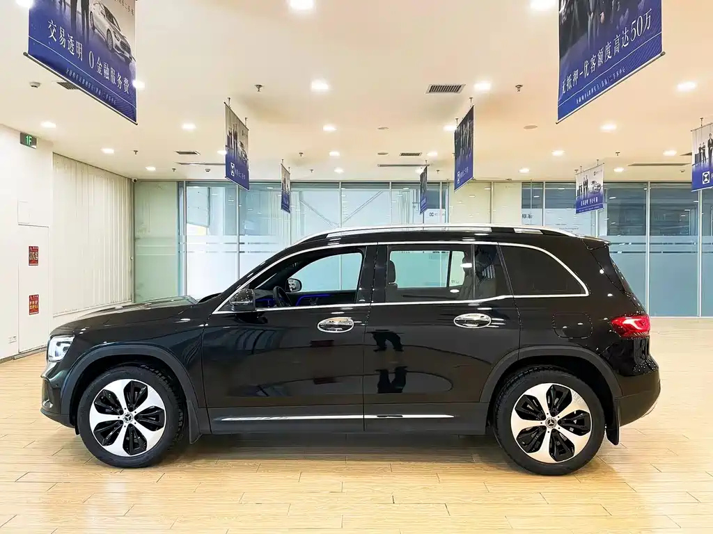 MERCEDES BENZ GLB 2021