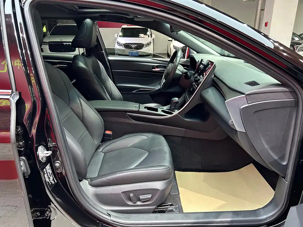 TOYOTA AVALON 2021
