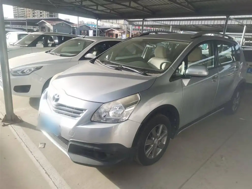 TOYOTA ESCAPE 2015