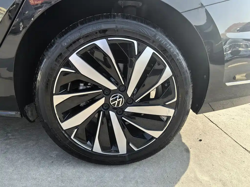VOLKSWAGEN PASSAT 2022