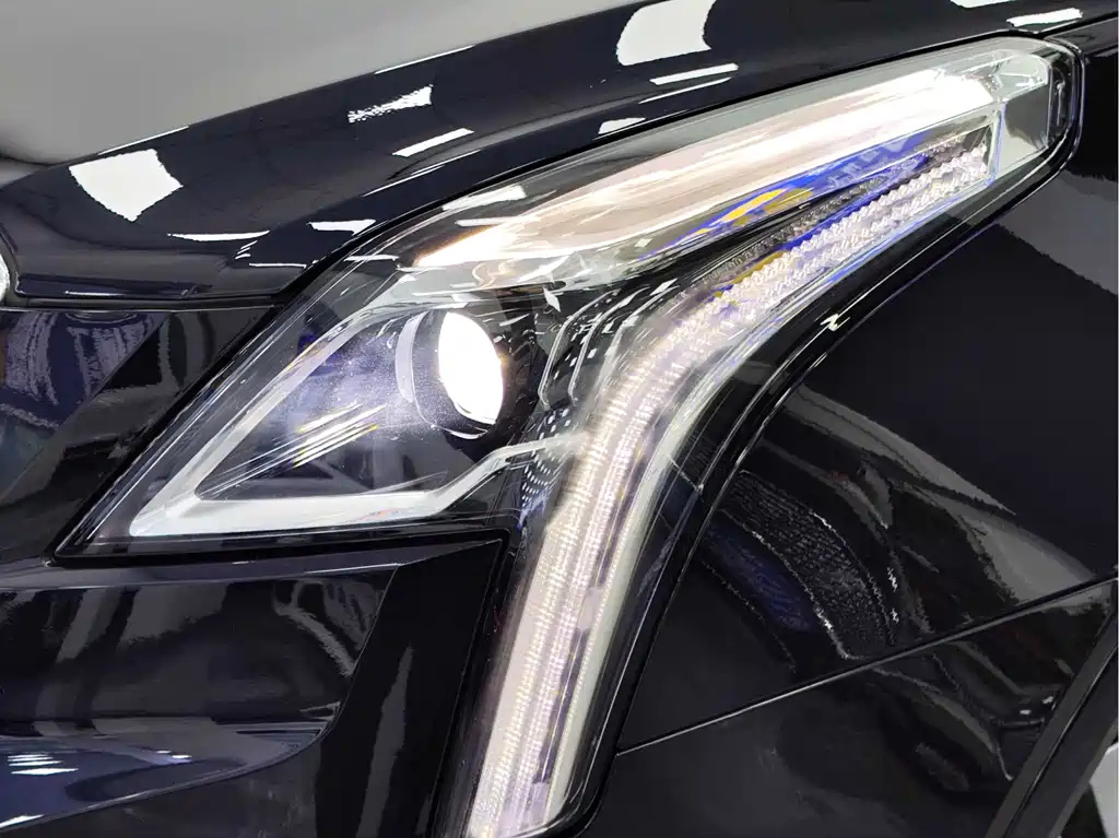 CADILLAC XT5 2021
