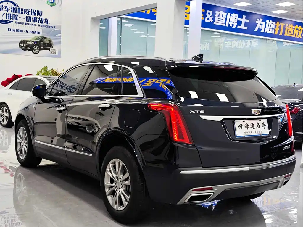 CADILLAC XT5 2021