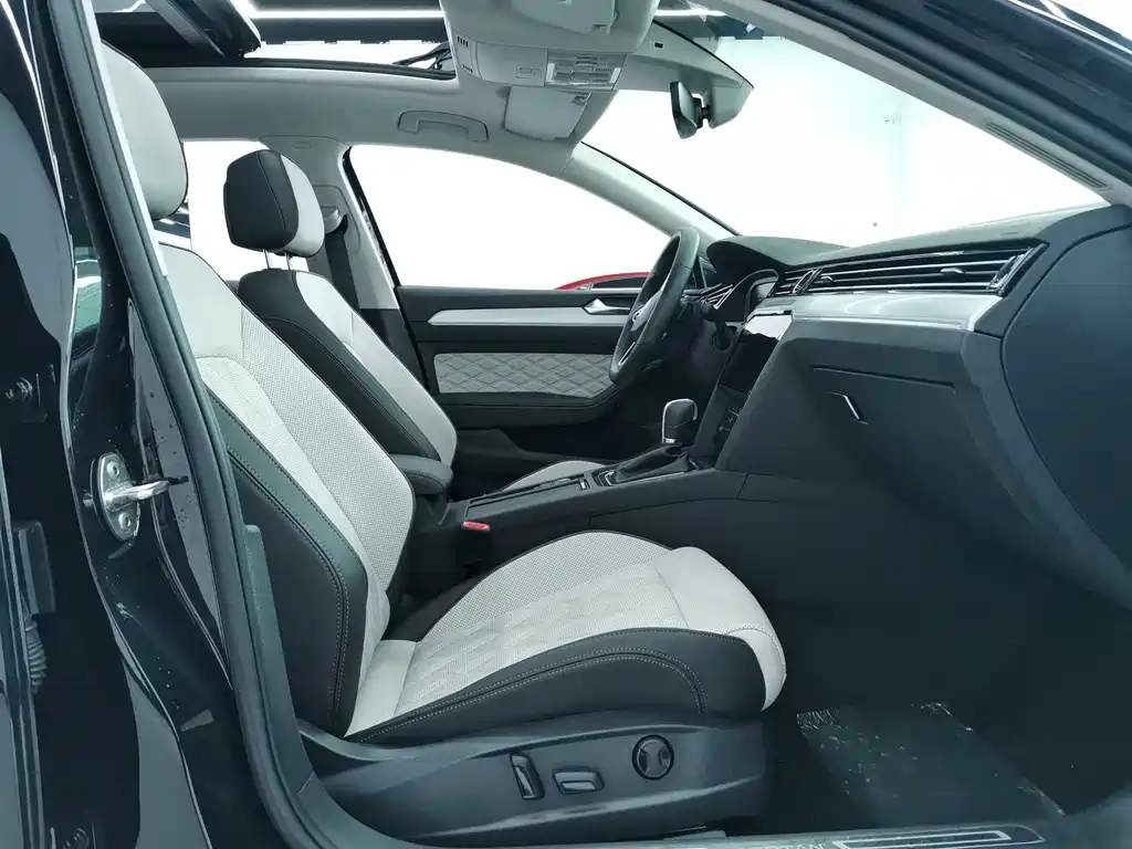 VOLKSWAGEN MAGOTAN 2024
