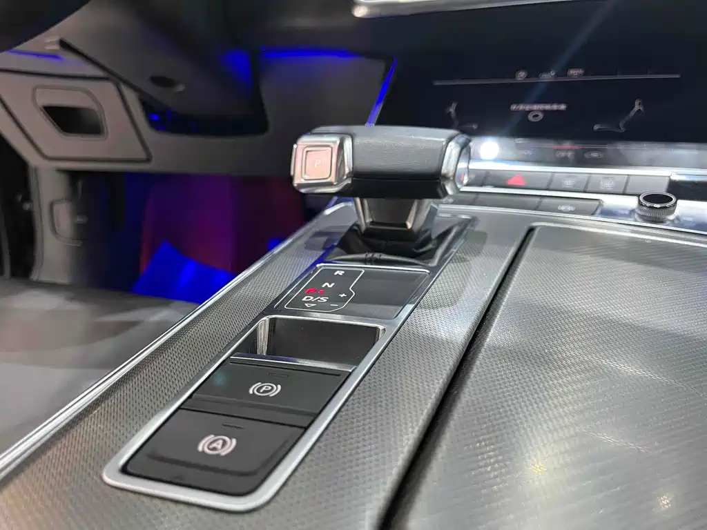 AUDI A6L 2019