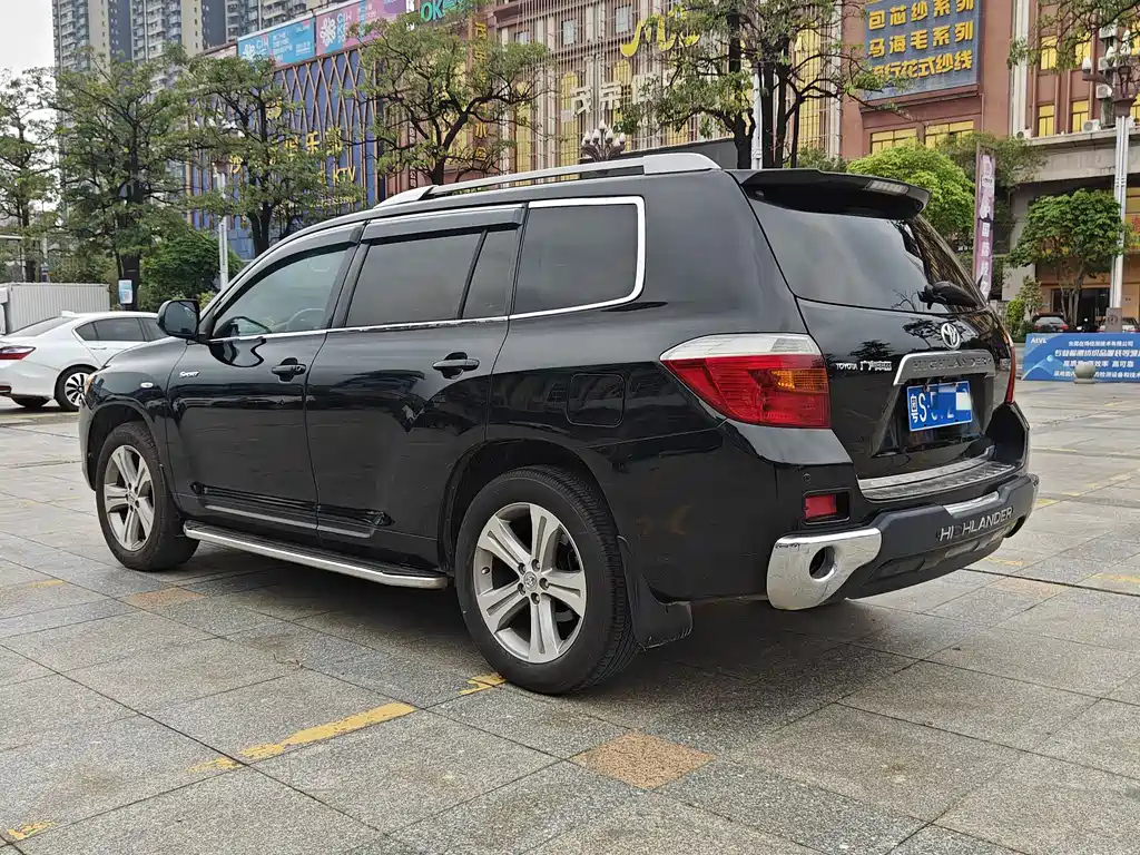 TOYOTA HIGHLANDER 2010