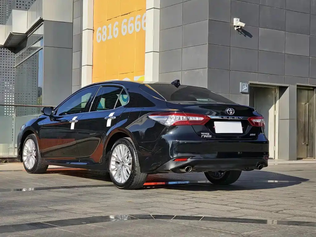 TOYOTA CAMRY 2019