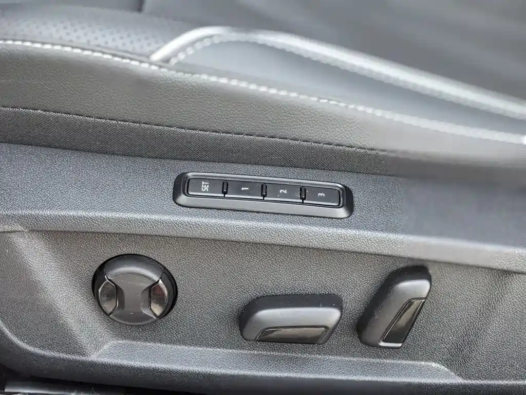 VOLKSWAGEN PASSAT 2022