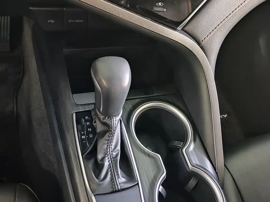 TOYOTA CAMRY 2023