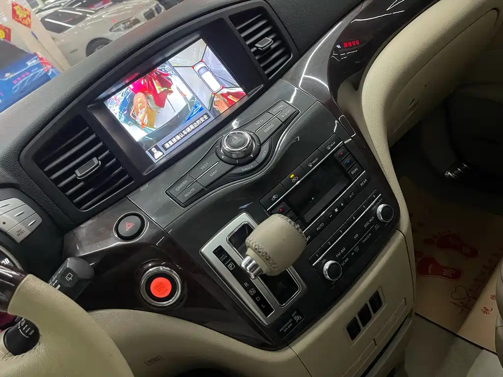 NISSAN QUEST 2016
