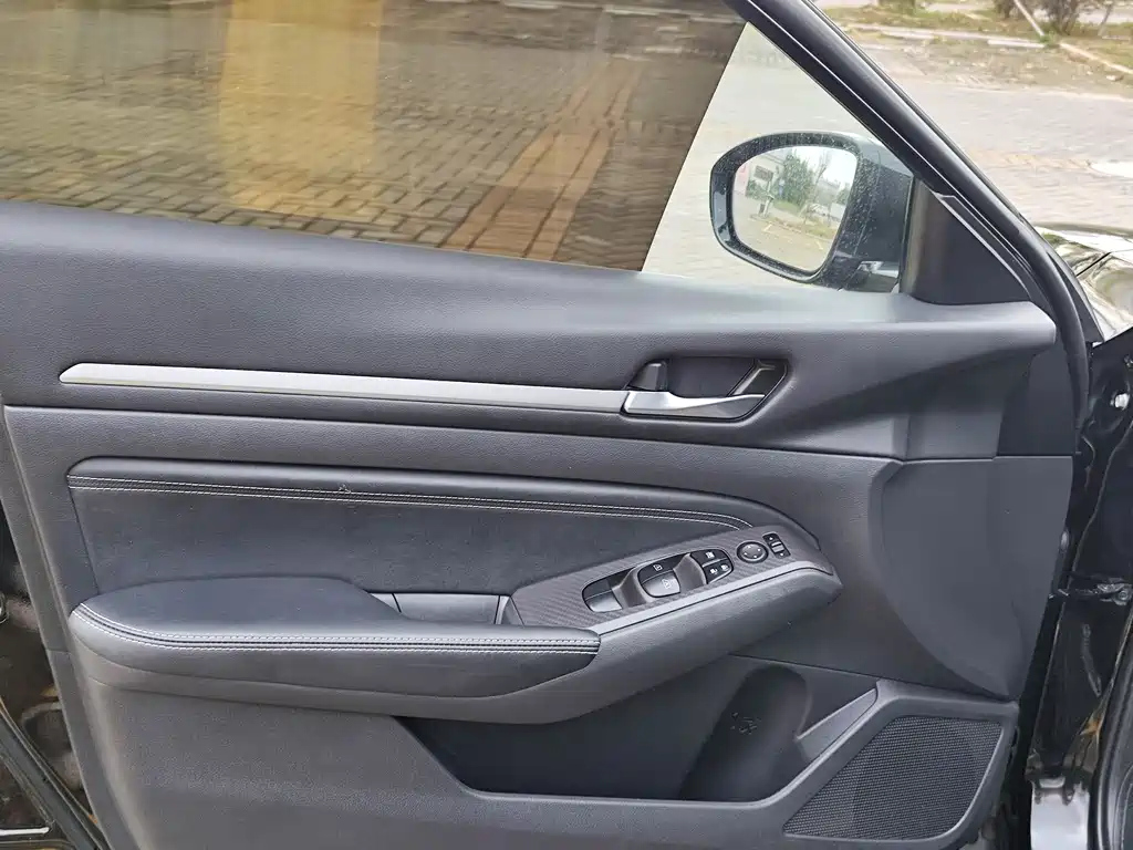NISSAN TEANA 2020
