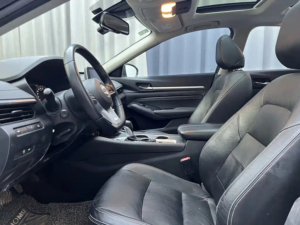 NISSAN TEANA 2020