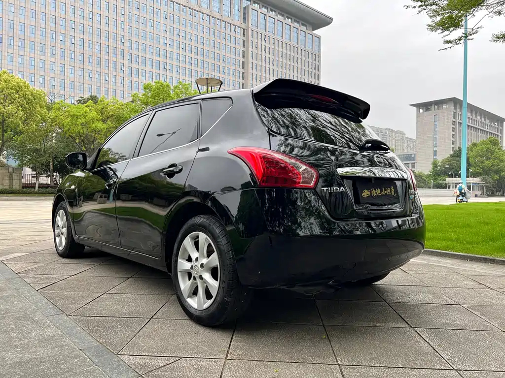 NISSAN TIIDA TIIDA 2013