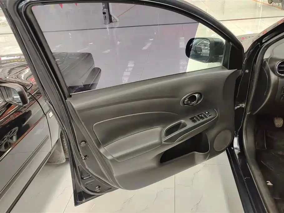 NISSAN SUNNY 2014