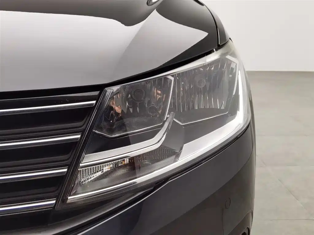 VOLKSWAGEN LAVIDA 2017