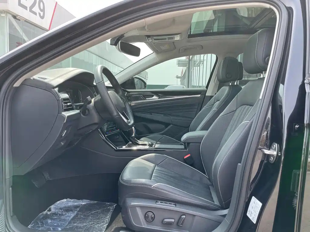 VOLKSWAGEN PASSAT 2022